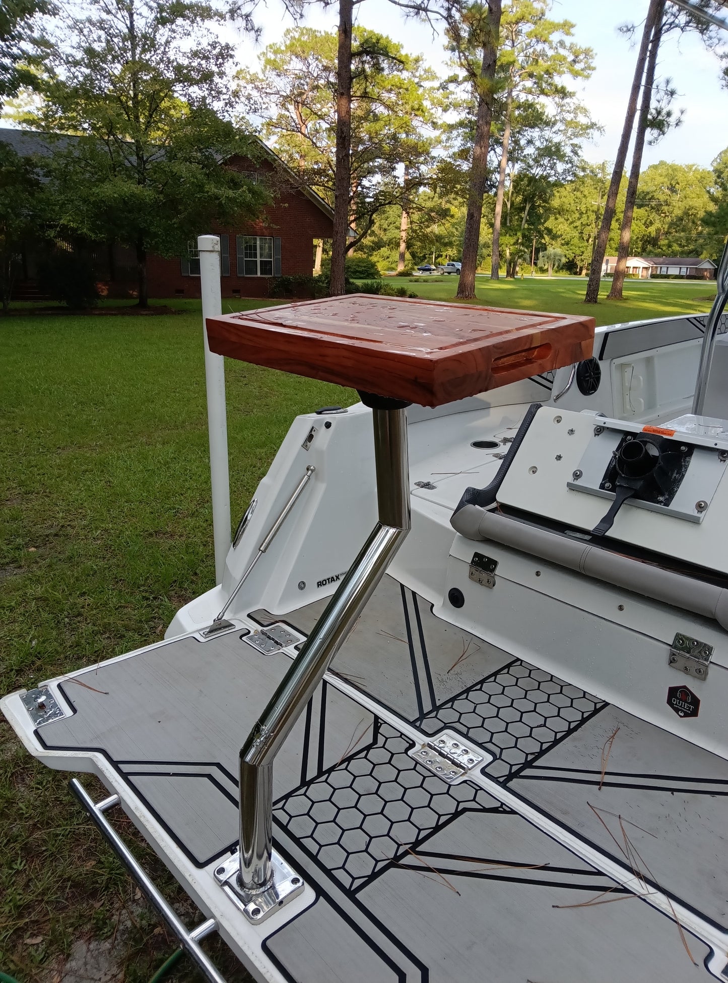 JEWLS Scarab 195 Floor Mounted Table Leg